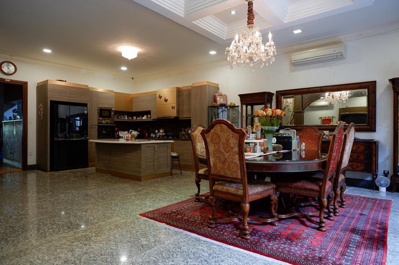 Dijual Town House Mewah Kawasan Elit di Mampang Prapatan, Jakarta Selatan