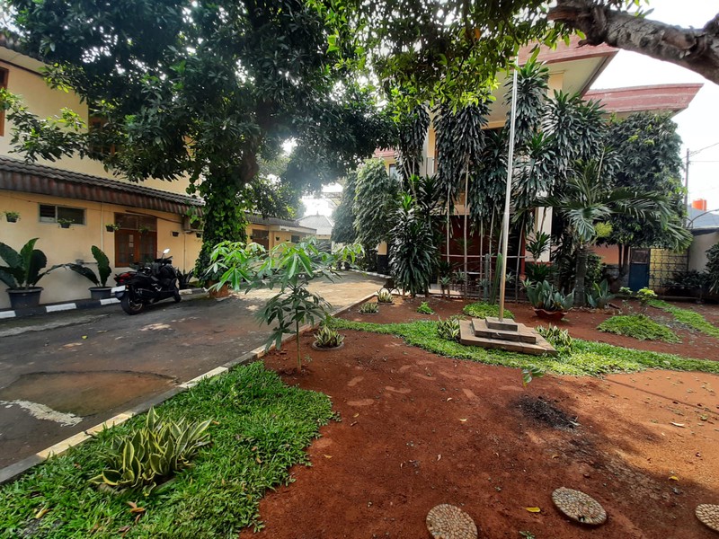 RUMAH LUAS TEDUH & NYAMAN KAVLING HANKAM JOGLO JAKARTA BARAT