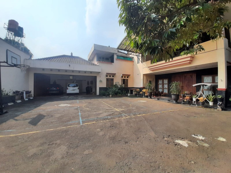 RUMAH LUAS TEDUH & NYAMAN KAVLING HANKAM JOGLO JAKARTA BARAT