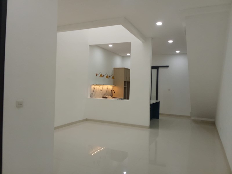 Dijual Rumah Brand New Mewah Metland Puri Clemantis - 5 Kamar Tidur, Lokasi Strategis