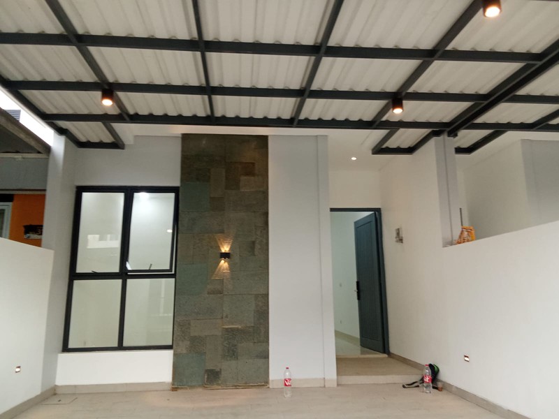 Dijual Rumah Brand New Mewah Metland Puri Clemantis - 5 Kamar Tidur, Lokasi Strategis