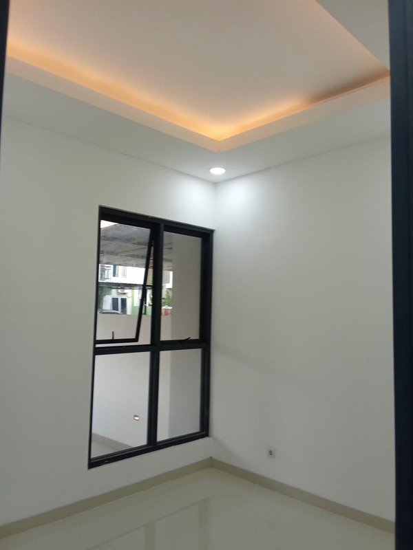 Dijual Rumah Brand New Mewah Metland Puri Clemantis - 5 Kamar Tidur, Lokasi Strategis