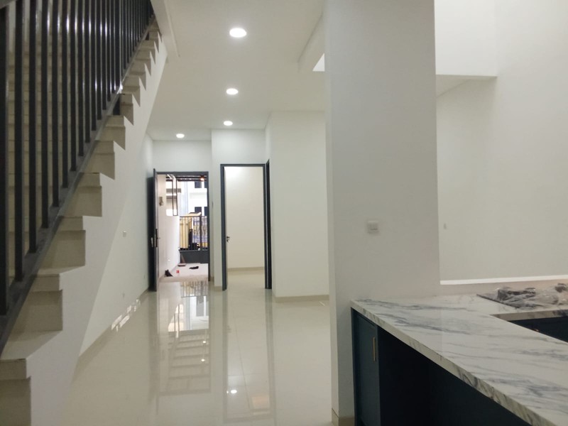 Dijual Rumah Brand New Mewah Metland Puri Clemantis - 5 Kamar Tidur, Lokasi Strategis
