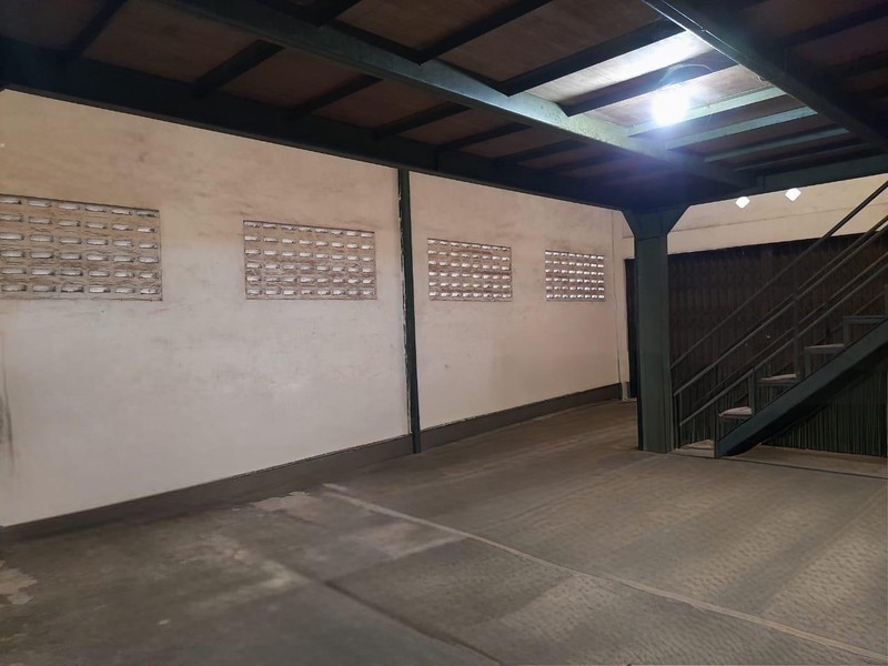 Bangunan Gudang & Kantor Lokasi Strategis di Rejowinangun Yogyakarta 