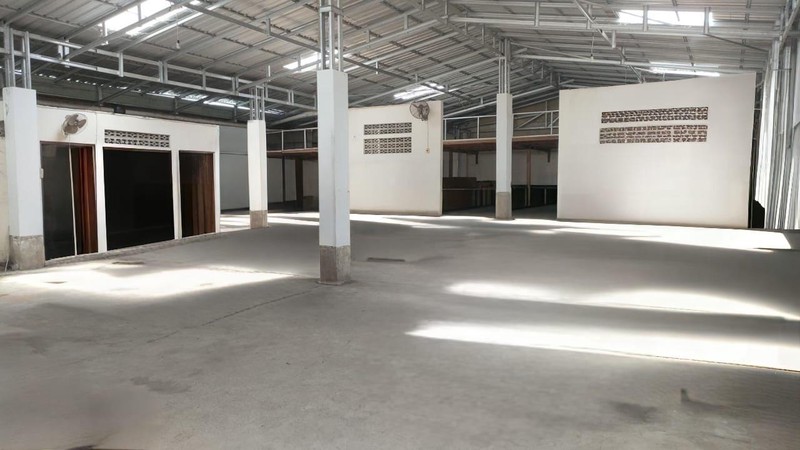 Bangunan Gudang & Kantor Lokasi Strategis di Rejowinangun Yogyakarta 