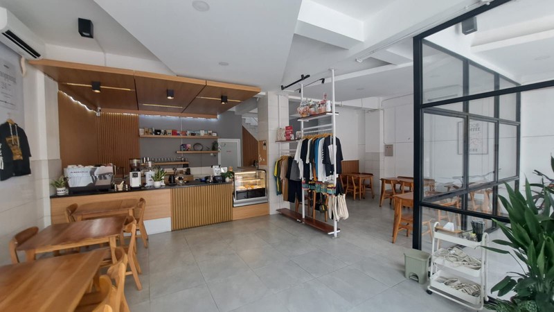 Disewakan Ruang Usaha 2 Lantai Strategis di Area Bisnis Jl. Kaliurang KM 5 (Dekat Kampus), Caturtunggal, Depok, Sleman