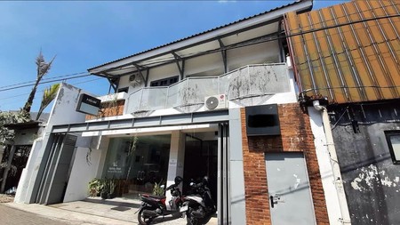 Disewakan Ruang Usaha 2 Lantai Strategis di Area Bisnis Jl. Kaliurang KM 5 (Dekat Kampus), Caturtunggal, Depok, Sleman