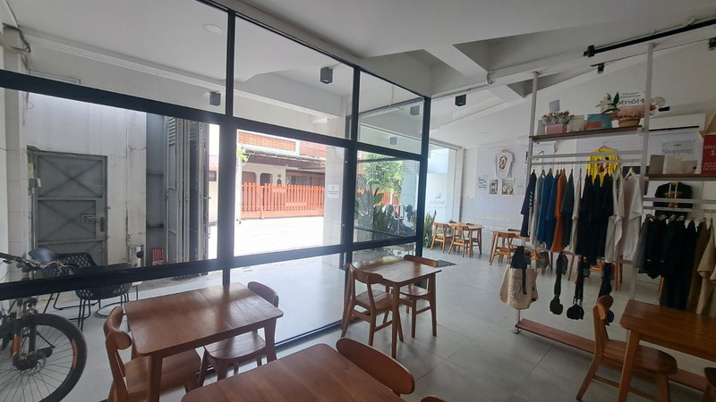 Disewakan Ruang Usaha 2 Lantai Strategis di Area Bisnis Jl. Kaliurang KM 5 (Dekat Kampus), Caturtunggal, Depok, Sleman