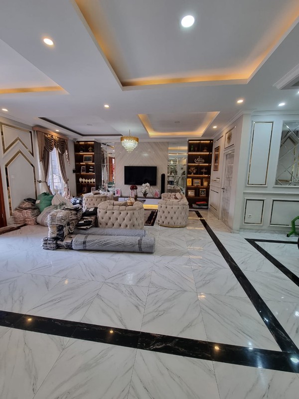 Rumah Bagus 2 Lantai Lokasi strategis, Bebas Banjir siap huni