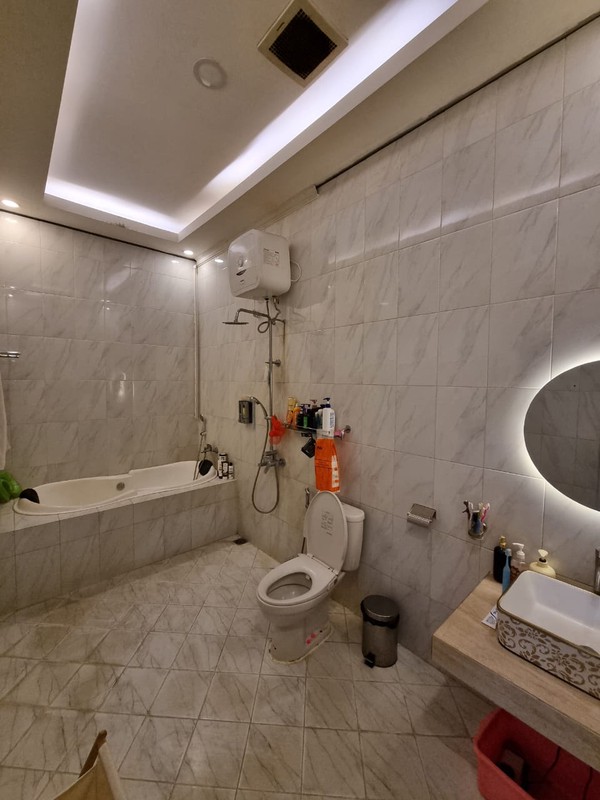 Rumah Bagus 2 Lantai Lokasi strategis, Bebas Banjir siap huni