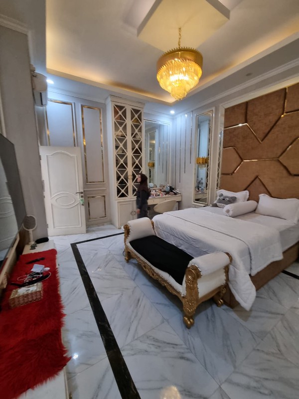 Rumah Bagus 2 Lantai Lokasi strategis, Bebas Banjir siap huni