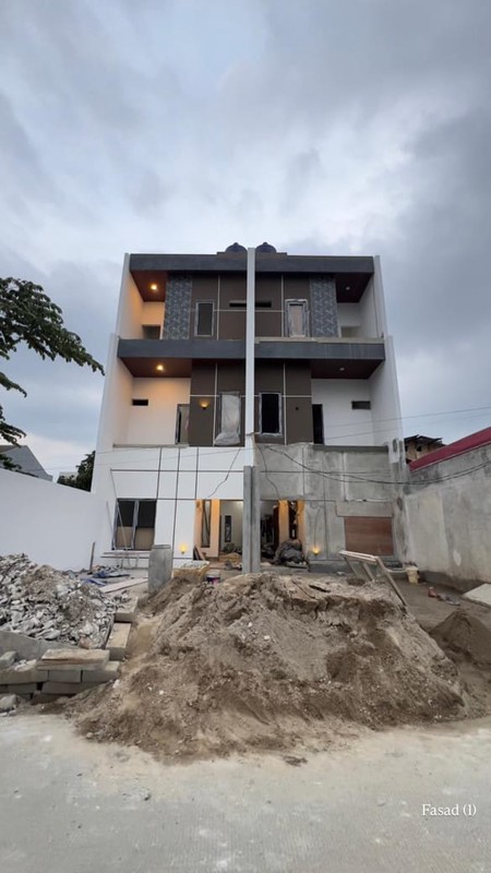 Dijual Rumah Brand New 3 Lantai di Kavling DKI Cendana - Mewah, Minimalis, Strategis di Meruya Kembangan Jakarta Barat