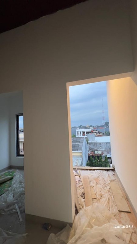 Dijual Rumah Brand New 3 Lantai di Kavling DKI Cendana - Mewah, Minimalis, Strategis di Meruya Kembangan Jakarta Barat