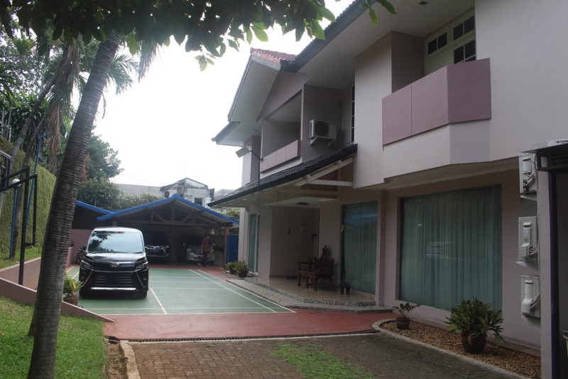 Rumah Semi Furnished Siap Hun di Kebayoran Baru Jakarta Selatan LT 899m2 LB 467m2