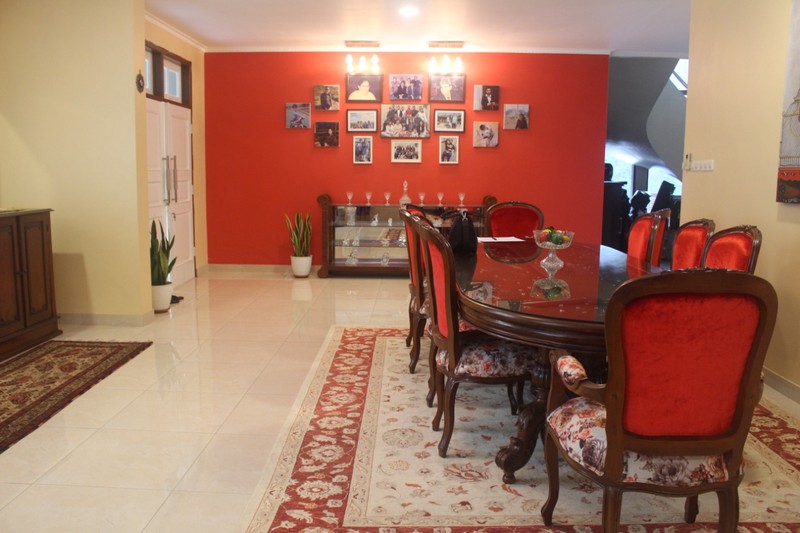 Rumah Semi Furnished Siap Hun di Kebayoran Baru Jakarta Selatan LT 899m2 LB 467m2