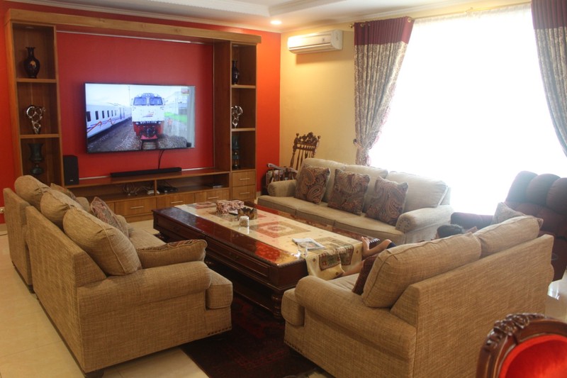 Rumah Semi Furnished Siap Hun di Kebayoran Baru Jakarta Selatan LT 899m2 LB 467m2