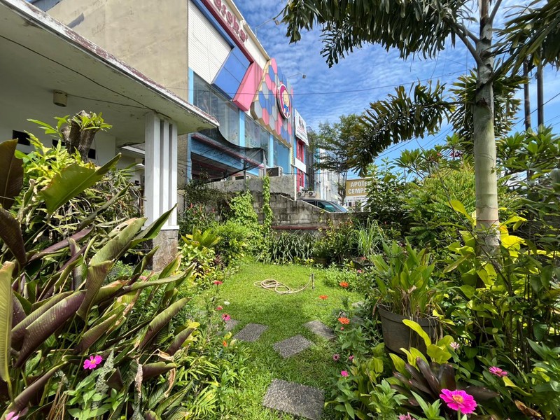 Rumah + Paviliun Komersial di Jalan Utama Cinere Raya Cocok untuk Usaha