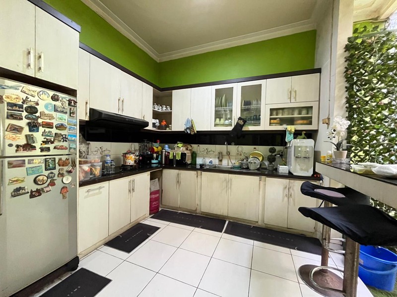 Rumah + Paviliun Komersial di Jalan Utama Cinere Raya Cocok untuk Usaha