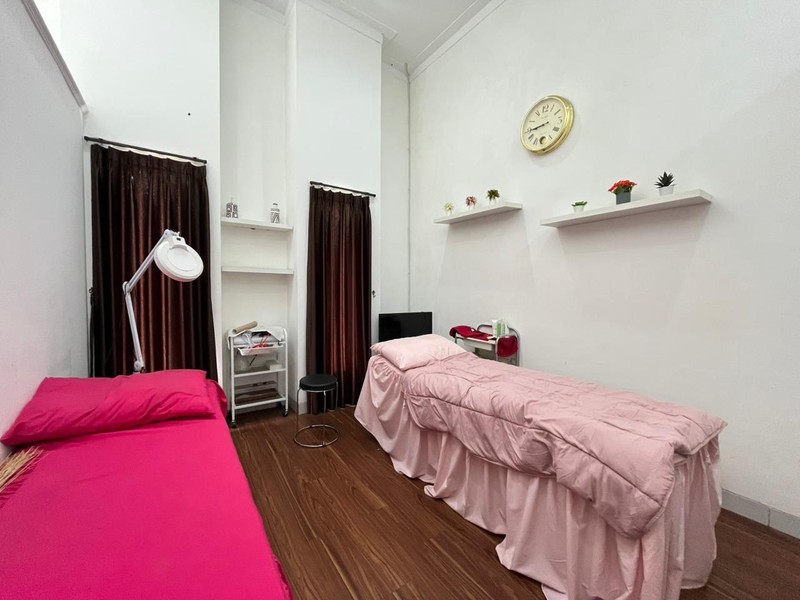 Rumah + Paviliun Komersial di Jalan Utama Cinere Raya Cocok untuk Usaha