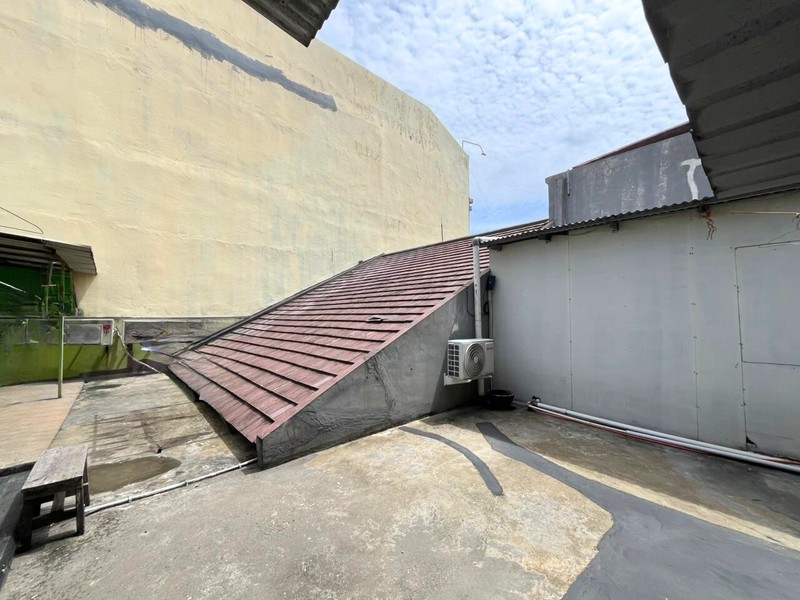 Rumah + Paviliun Komersial di Jalan Utama Cinere Raya Cocok untuk Usaha