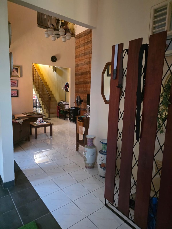 Dijual Tanah Terdapat 2 Bangunan dan 3 Rumah di Pondok Ranji Ciputat