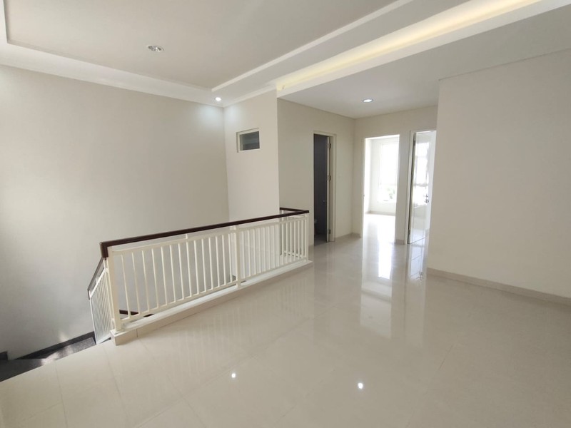 Dijual Rumah Manyar Tirtoasri Tompotika Surabaya Timur