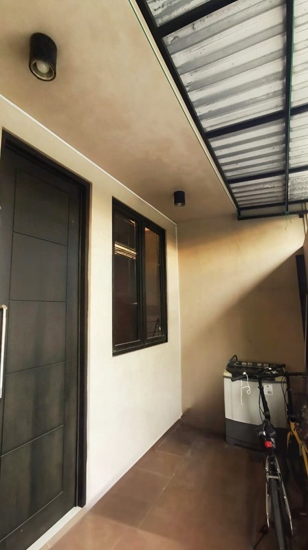 Rumah Cantik di Rungkut Surabaya - Harga 2M Nego, Dekat jalan MERR & Fasilitas Umum