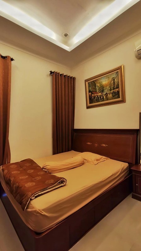 Rumah Cantik di Rungkut Surabaya - Harga 2M Nego, Dekat jalan MERR & Fasilitas Umum