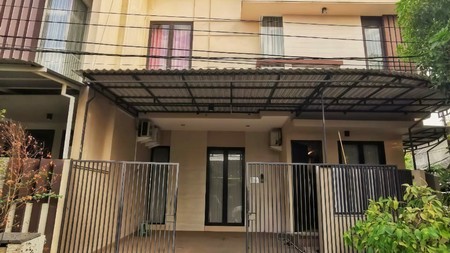 Kesempatan Langka! Rumah Rungkut Surabaya 2 M - Siap Huni & Lokasi Premium