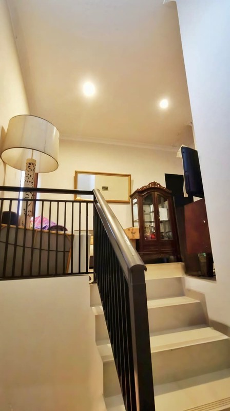 Kesempatan Langka! Rumah Rungkut Surabaya 2 M - Siap Huni & Lokasi Premium