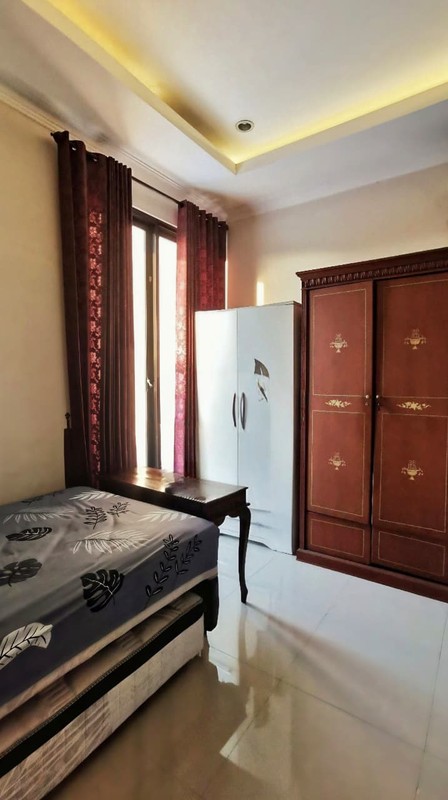 Kesempatan Langka! Rumah Rungkut Surabaya 2 M - Siap Huni & Lokasi Premium