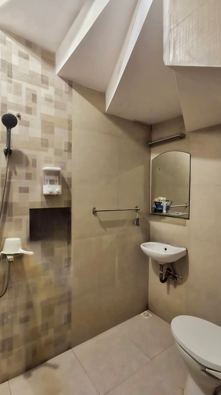 Jual Cepat Rumah di Rungkut Surabaya - 2 Lantai, Dekat Fasilitas Kota, Harga 2M