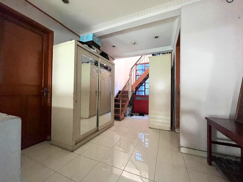 Rumah Bagus 2 Lantai Lingkungan Adem dan Nyaman di Malaka Country Estate Duren Sawit