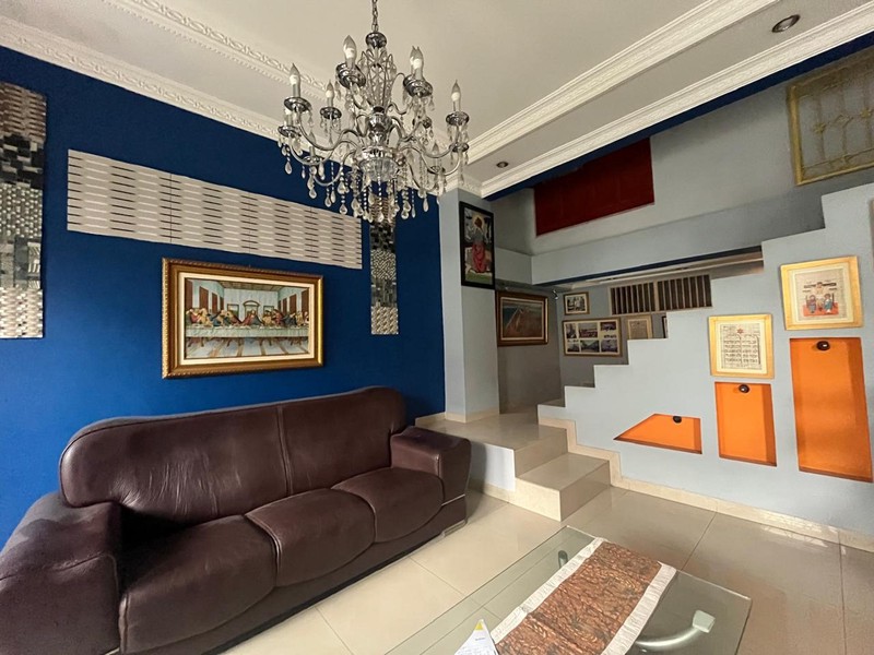 Rumah Bagus 2 Lantai Lingkungan Adem dan Nyaman di Malaka Country Estate Duren Sawit