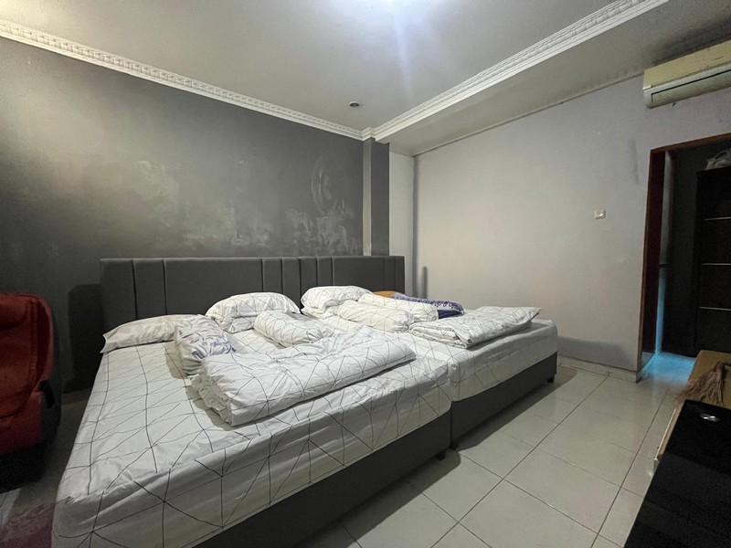 Rumah Bagus 2 Lantai Lingkungan Adem dan Nyaman di Malaka Country Estate Duren Sawit