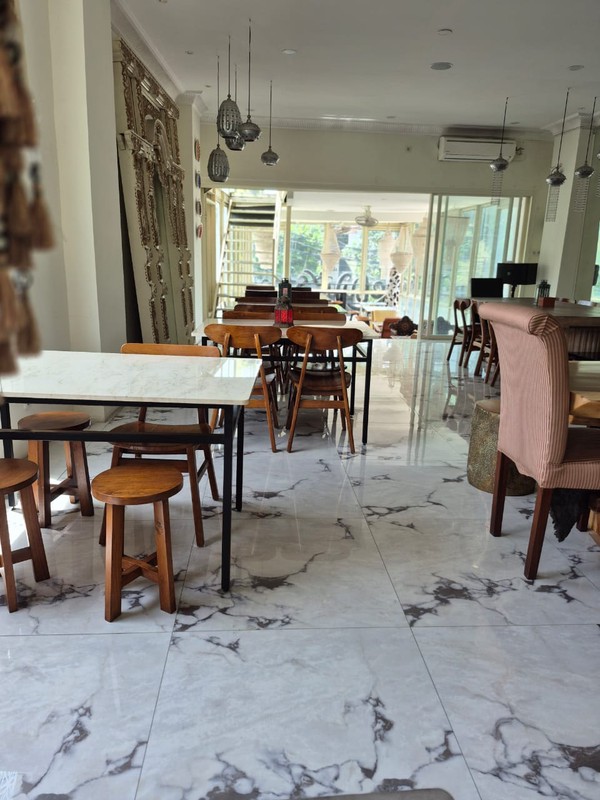 ruko / resto cocok untuk resto dan kantor