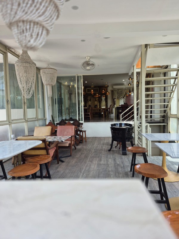 ruko / resto cocok untuk resto dan kantor