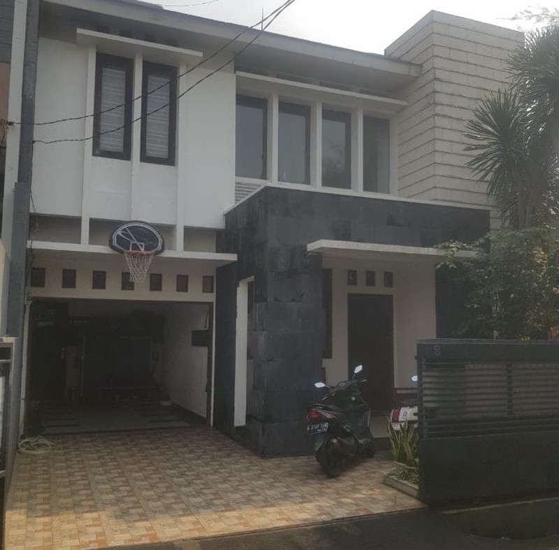Rumah Bagus 2 Lantai di Batu Ampar Kramat Jati Lokasi dekat Mall PGC Cililitan