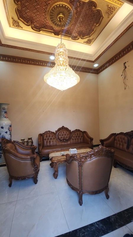 Dijual Rumah Mewah di Kedamaian