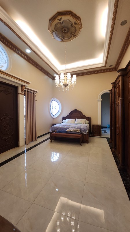 Dijual Rumah Mewah di Kedamaian