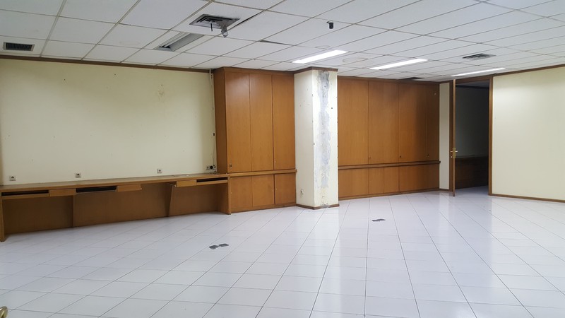 DIJUAL GEDUNG PERKANTORAN DI JALAN JOHAR, MENTENG - 4 LANTAI