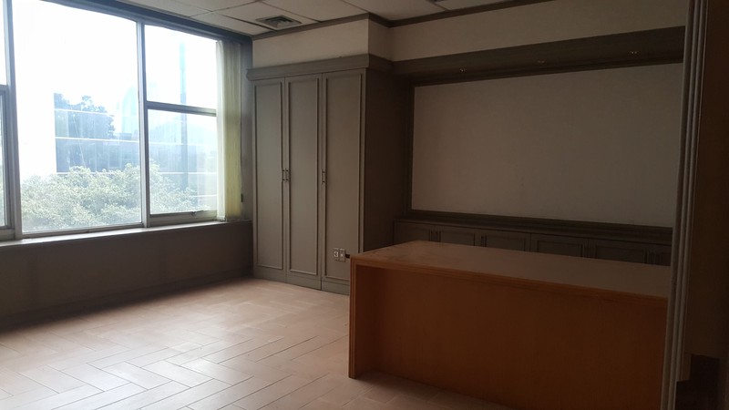 DIJUAL GEDUNG PERKANTORAN DI JALAN JOHAR, MENTENG - 4 LANTAI