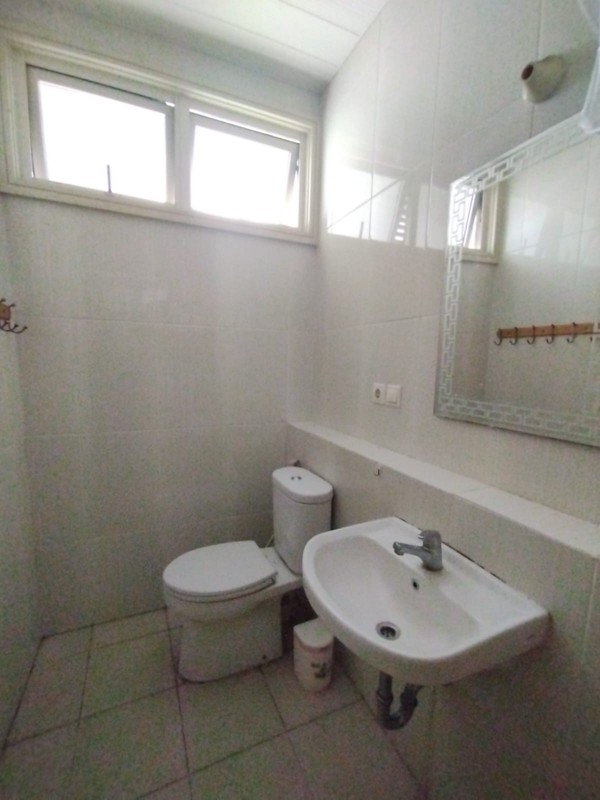 disewa rumah strategis nyaman asri kondisi baik siap huni Sutera Palma Alam Sutera Tangerang Selatan banten