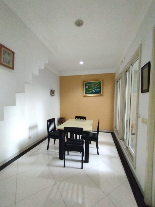 disewa rumah strategis nyaman asri kondisi baik siap huni Sutera Palma Alam Sutera Tangerang Selatan banten