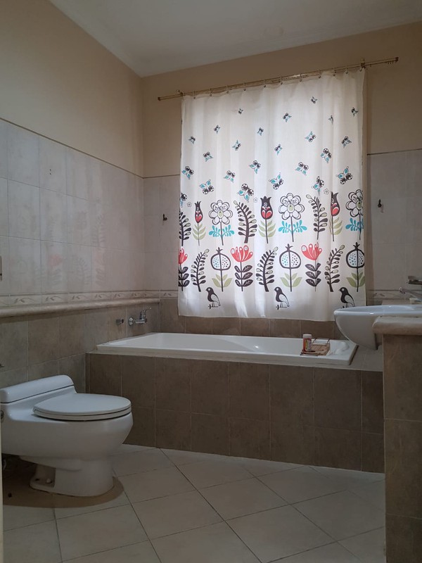 MURAH LUAS Dijual Rumah Wisata Bukit Mas 2 Luxemburg Surabaya Barat SPESIAL 4+1 Kamar Tidur Plus Garasi Carport 3 Mobil