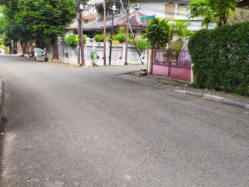 Rumah Hitung Tanah Lokasi Strategis Akses 2 Mobil di Tebet