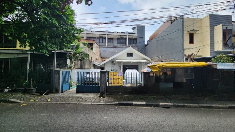 Rumah Hitung Tanah Lokasi Strategis Akses 2 Mobil di Tebet