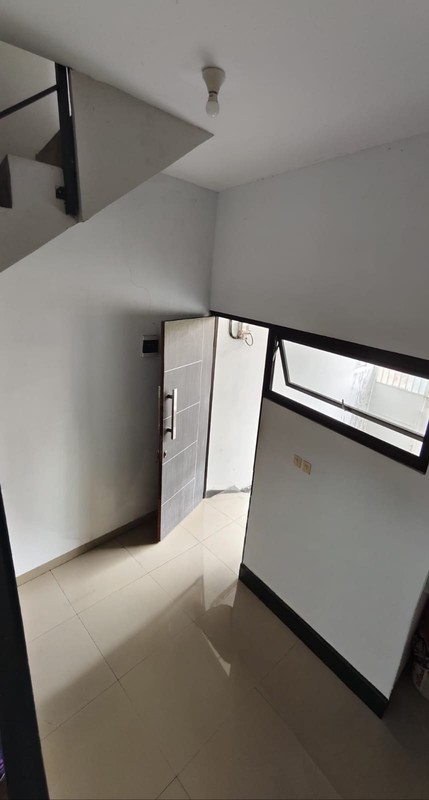 Strategis & Praktis. Rumah Compact, Semi-Apartemen Dekat MERR di Wonorejo Selatan II