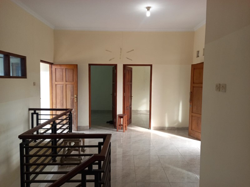 Disewakan Rumah 2 Lantai Semi Furnished Cocok untuk Hunian/Kantor di Jalan Gito Gati Ngaglik, Sleman