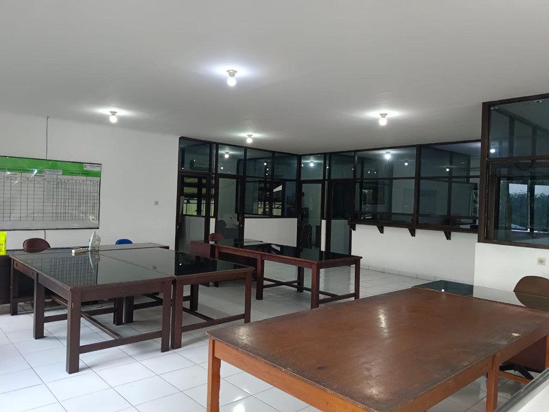 Dijual Gudang Strategis 2 Lantai Siap Pakai di Jalan Raya Soekarno Hatta KM 8 Magelang